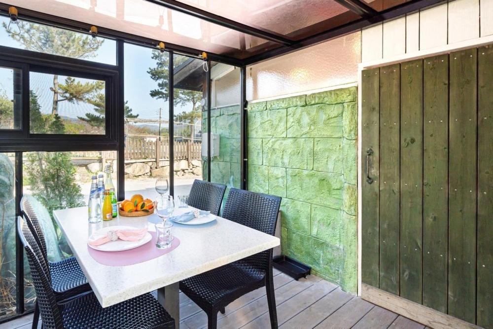 Lala Land Pet Friendly Pension Gyeongju Luaran gambar