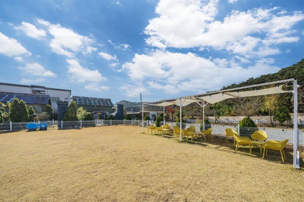 Lala Land Pet Friendly Pension Gyeongju Luaran gambar